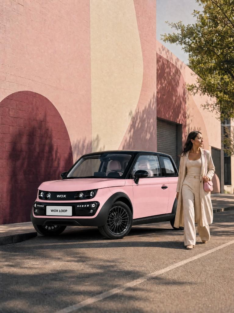 WOX LOOP Pink — architectural backdrop