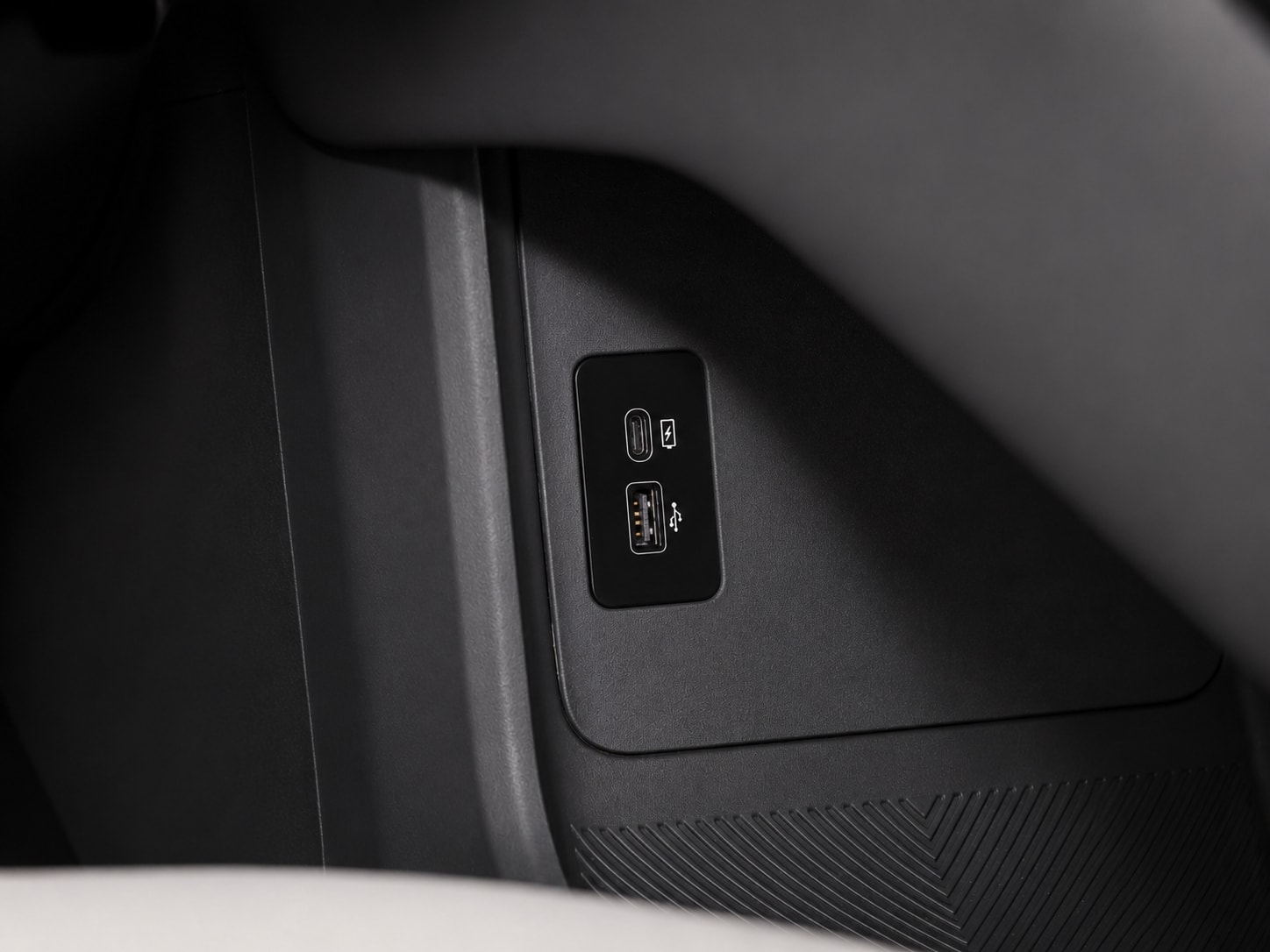 USB-C and USB-A charging ports