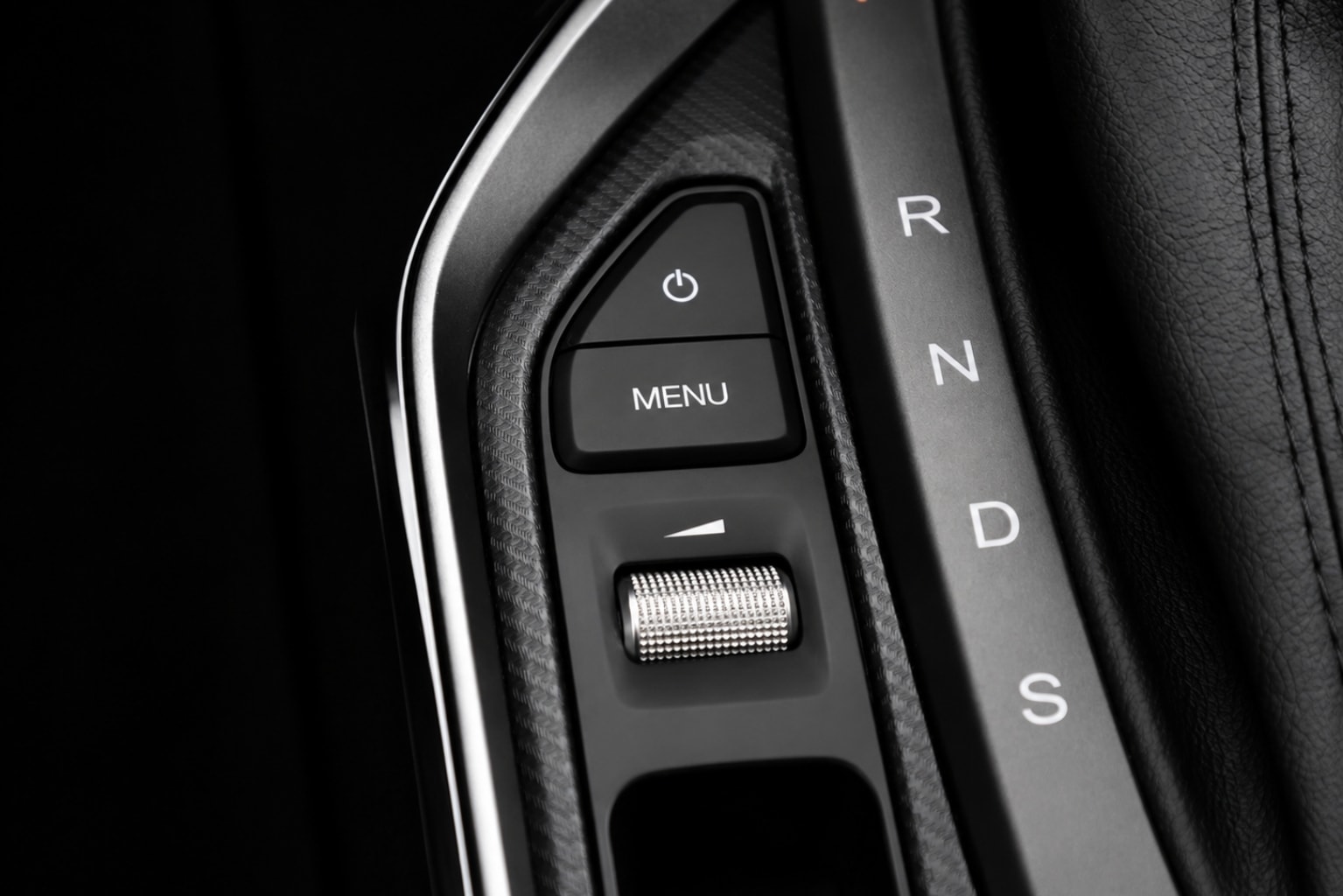 WOX NEO — infotainment home screen with Bluetooth and vehicle settings
