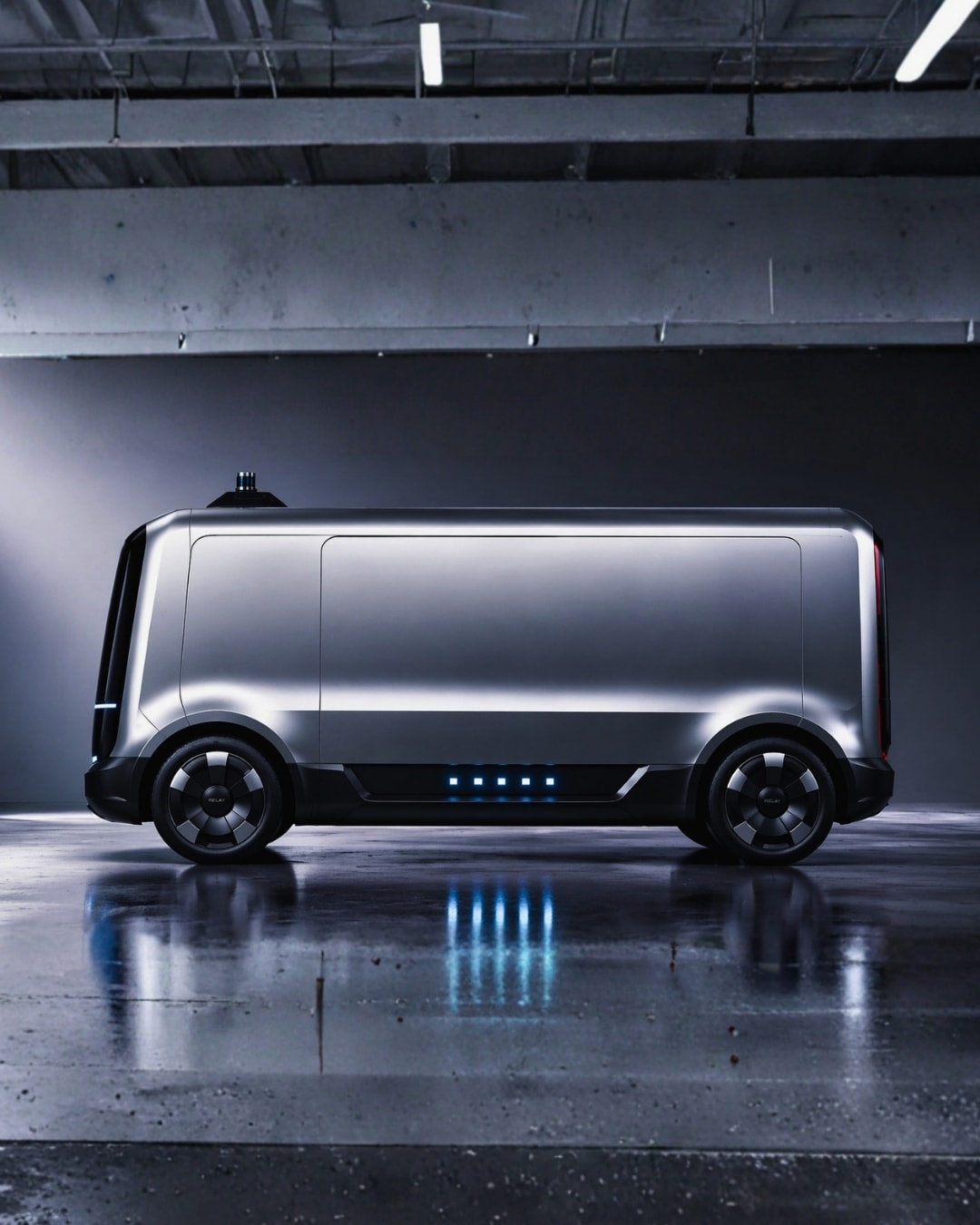 WOX Relay last-mile autonomous delivery in operation