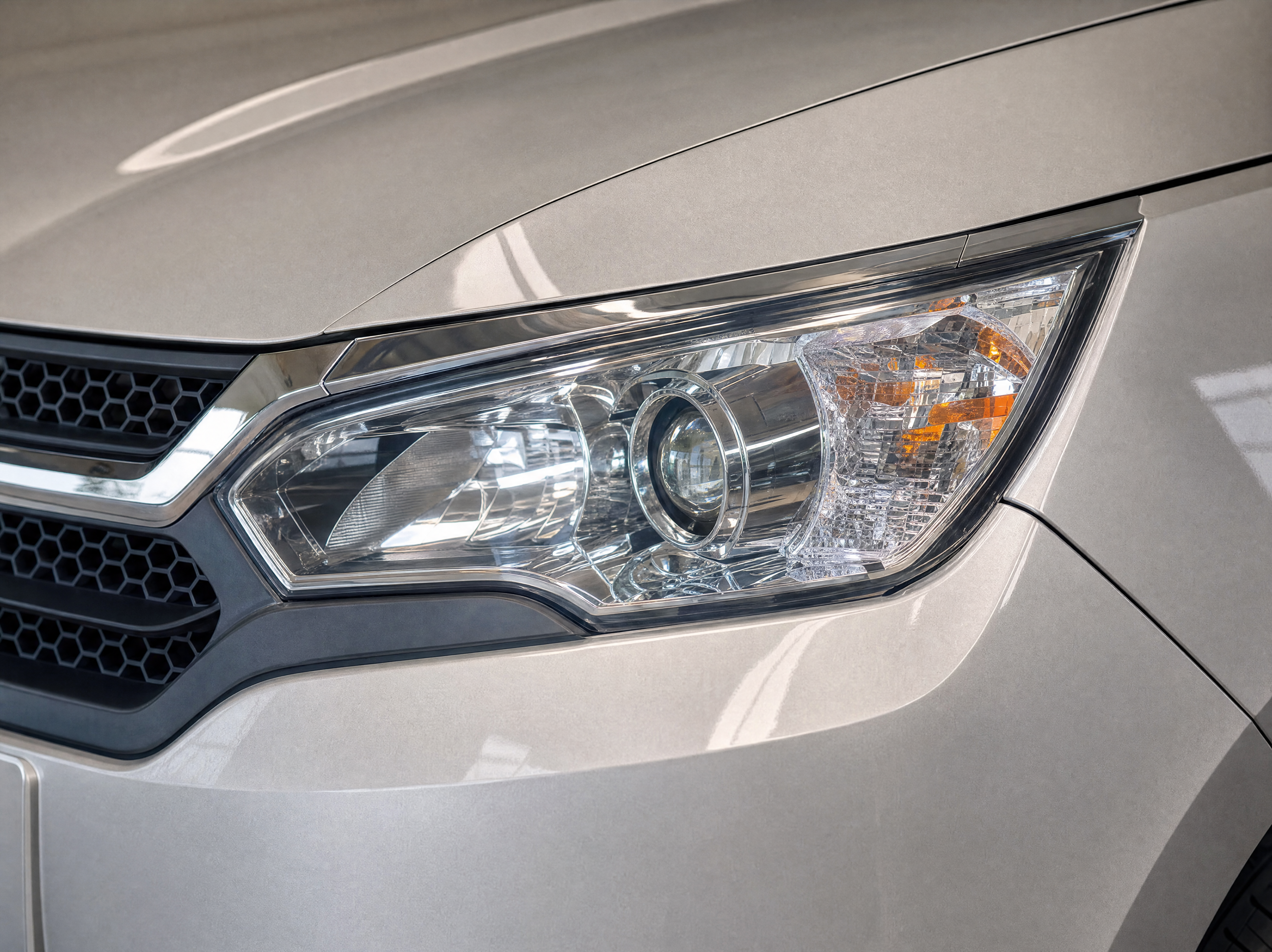 WOX RIVO headlight detail